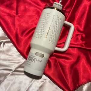 Stanley White Quencher H2.0 Tumbler 40 oz